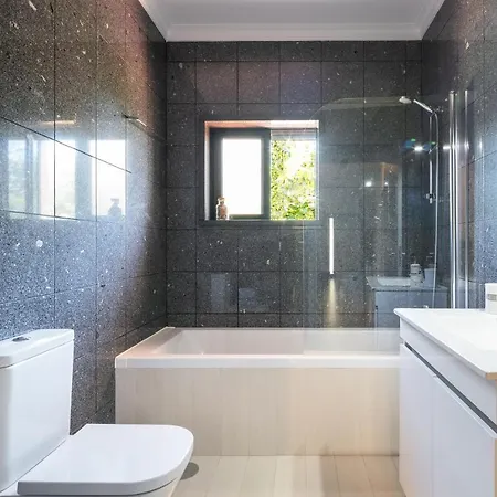 Stunning 3-bed-2-bath Over Douro River;porto - Wifi-sleep 6-10 * Sameiro
