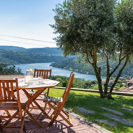 Stunning 3-bed-2-bath Over Douro River;porto - Wifi-sleep 6-10 Villa