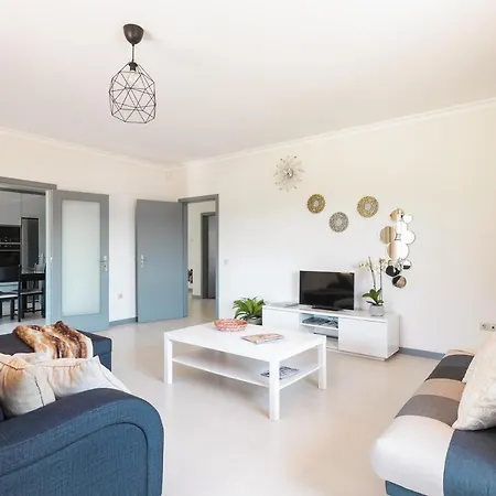 Stunning 3-bed-2-bath Over Douro River;porto - Wifi-sleep 6-10