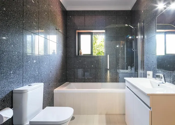 Stunning 3-bed-2-bath Over Douro River;porto - Wifi-sleep 6-10 * Aveiro