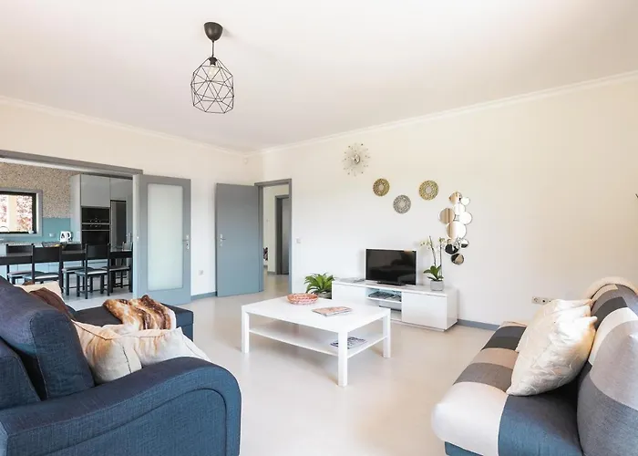 Stunning 3-bed-2-bath Over Douro River;porto - Wifi-sleep 6-10